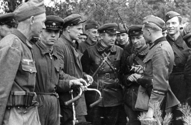 Spotkanie oficerów niemieckich i sowieckich 20 września 1939 r. na wschód od Brześcia,