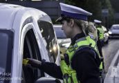 Zatrzymali cztery osoby, jedną bez uprawnień