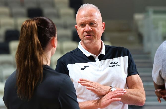 Trener Dariusz Maciejewski