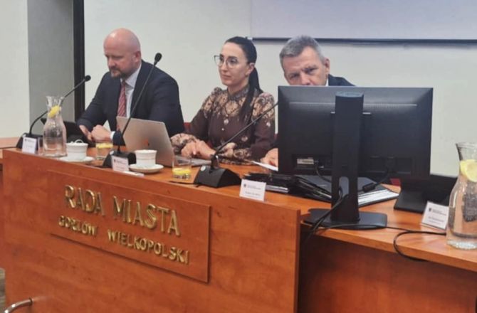 Od lewej: Tomasz Rafalski, Anna Kozak i Robert Surowiec