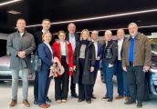 Delegacja z Gorzowa w podberlińskiej fabryce Tesli