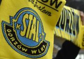 Nieustanna pomoc jednemu klubowi