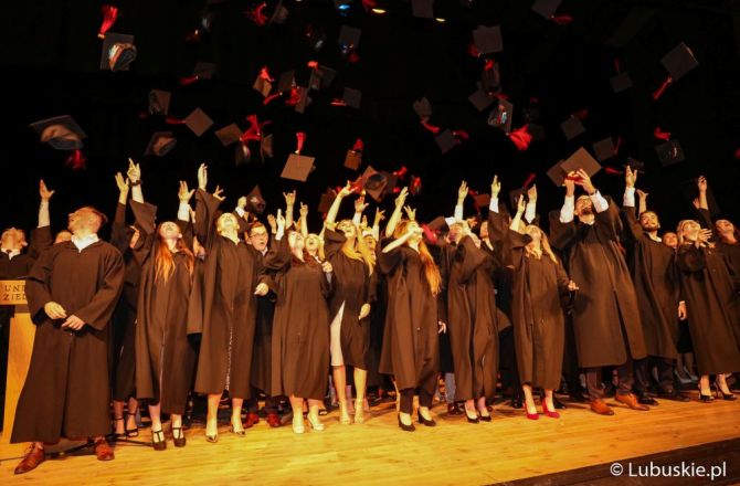 Nawet dwa tysiące stypendium dla studentów!