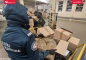 Ponad 420 kilogramów tytoniu w sortowniach paczek