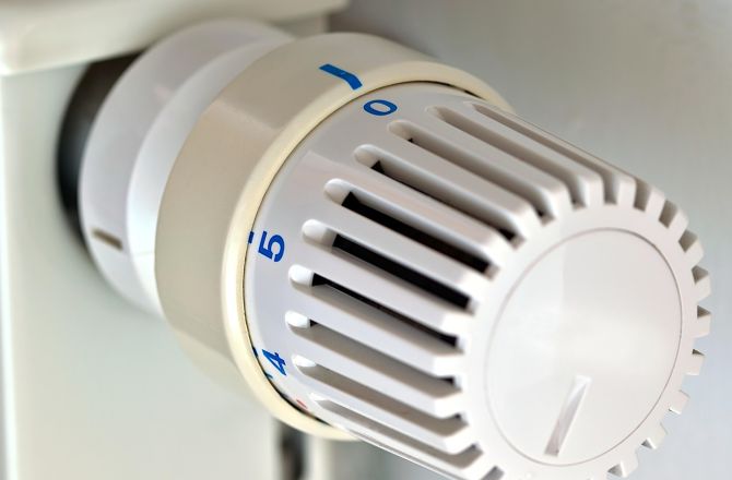 Kotły elektryczne i instalacja fotowoltaiczna – dlaczego dziś to jedno z najbardziej opłacalnych rozwiązań?