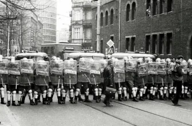 Kłamstwo obliczone na sianie strachu