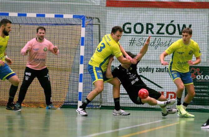 Mecz na szczycie w lidze szczypiornistów