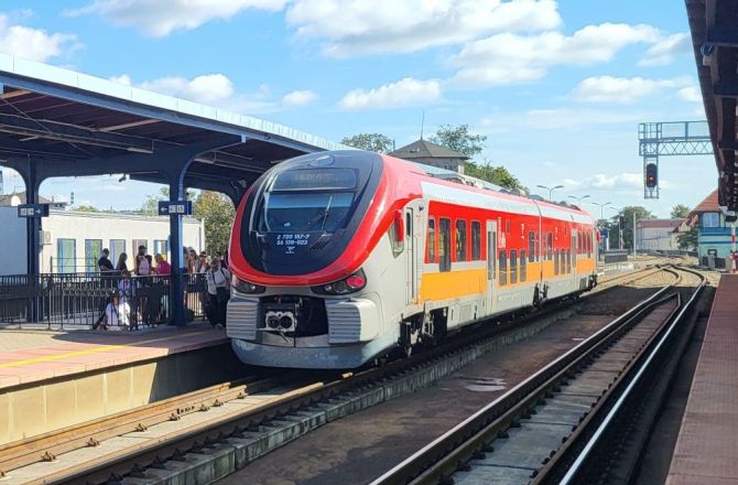 „Torujemy" drogę do coraz lepszej kolei