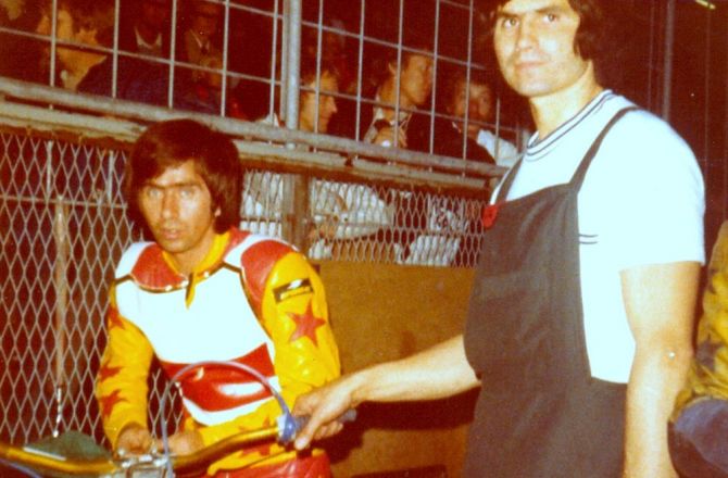 Edward Jancarz z mechanikiem Stali Gorzów Stanisławem Maciejewiczem