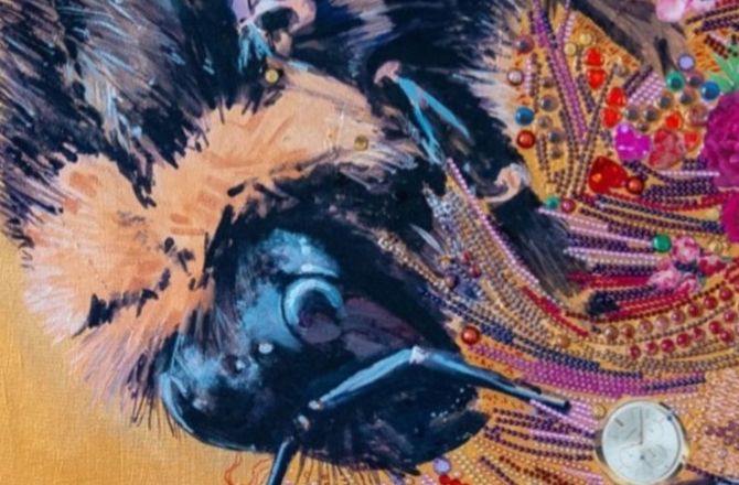 Realizuje portrety i obrazy w unikalnym stylu