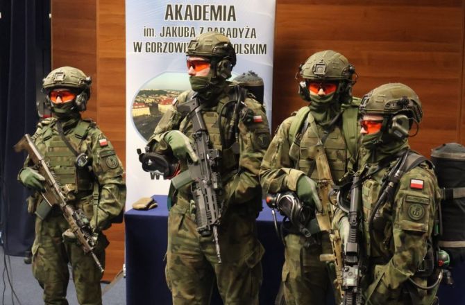 Wojsko zawitało do AJP: ,,To porozumienie ma wymiar szczególny’’