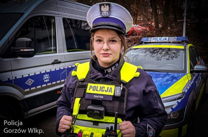 Wyszła z domu w klapkach. Pomogła policjantka po służbie