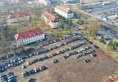 Parking z częściowo przepuszczalną nawierzchnią